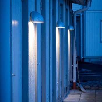 Norlys Paris galvaniseret stål udendørs LED væglamper oplyser mellem døre